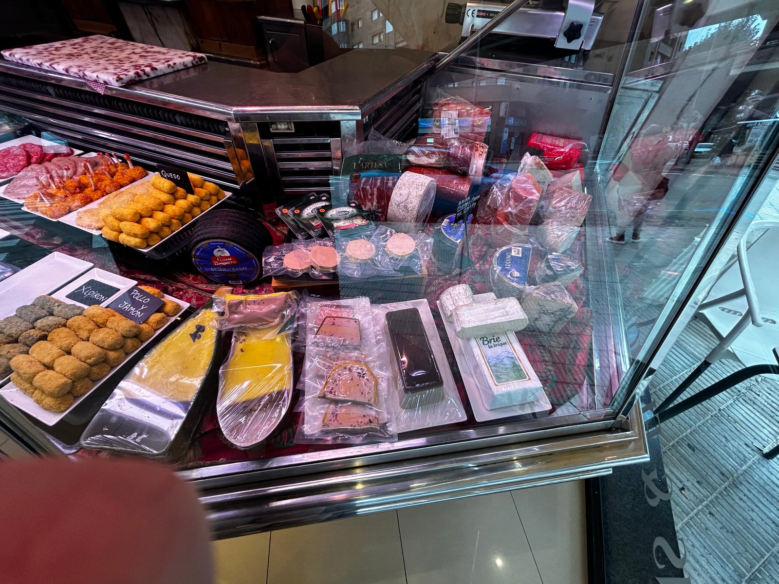 Parada de L'Artes&agrave; en el Mercat de Cappont, Lleida